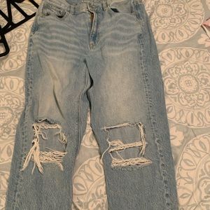 American Eagle high rise ripped mom jean
